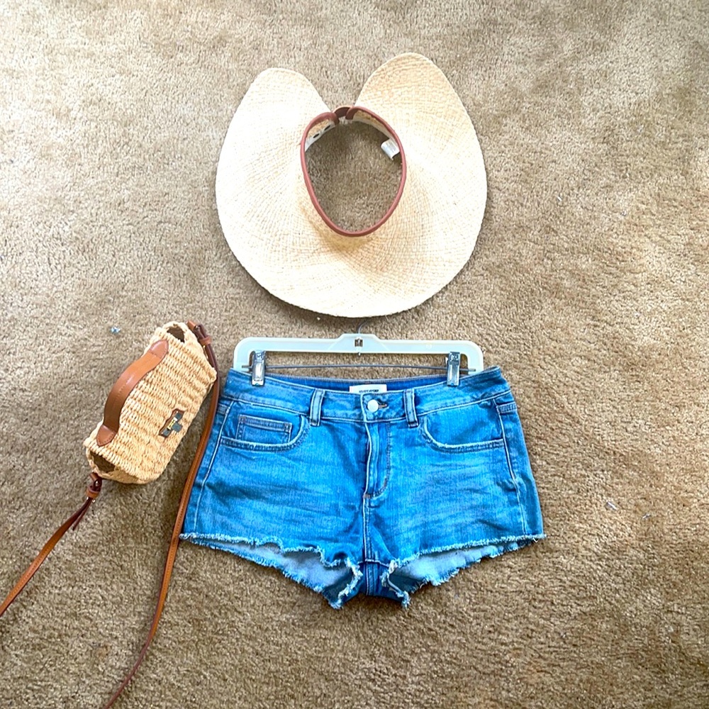 Pink jeans shorts